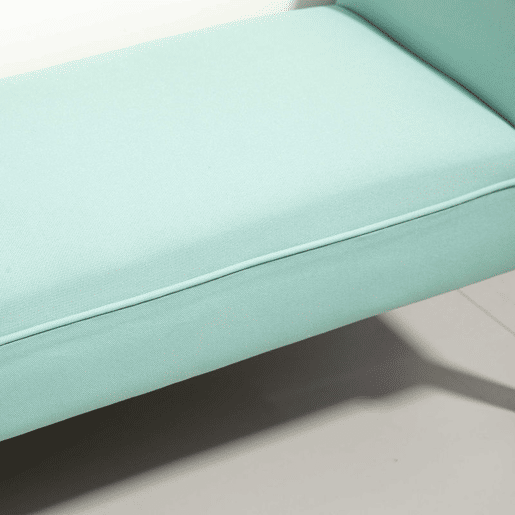 HOMCOM Banco de Fundo de Cama, Banqueta Estofada em Lona com Pés de Madeira, Apoio para Braços e Assento Almofadado, Estilo Moderno para Quarto, Entrada, Corredor, Verde Claro