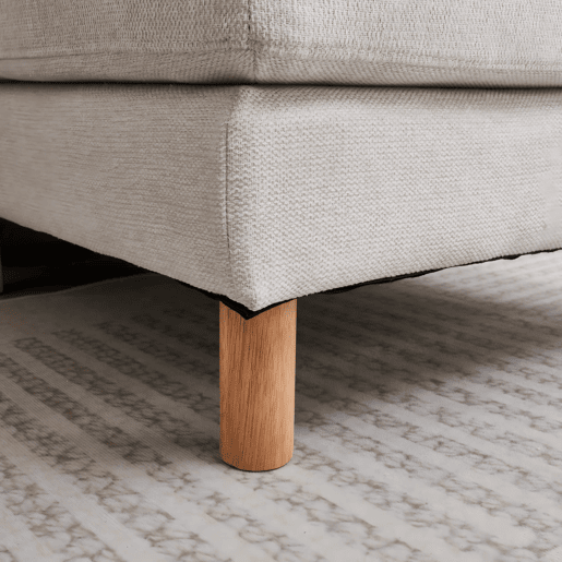 Sofá de canto nórdico de 3 lugares com pufe 235x152x78 cm - em L, poliéster, pés em madeira maciça, estilo moderno - bege Sofá de canto nórdico de 3 lugares com pufe 235x152x78 cm - em L, poliéster, pés em madeira maciça, estilo moderno - bege