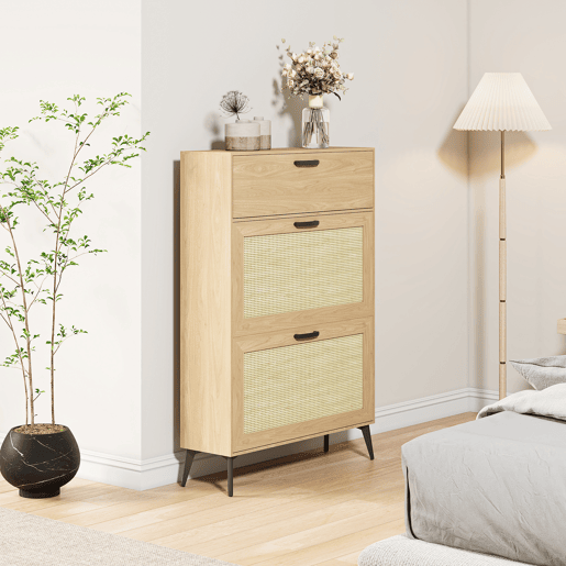 Sapateira em Madeira Clara com Portas em Rattan, Gaveta e Arrumação para 12-15 Pares, Estilo Nórdico Sapateira em Madeira Clara com Portas em Rattan, Gaveta e Arrumação para 12-15 Pares, Estilo Nórdico