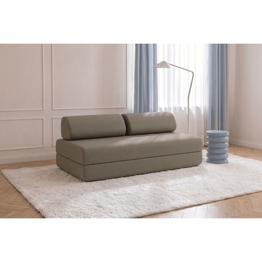 Sofá-cama conversível para 2 a 3 pessoas, tecido liso na cor taupe. Sofá-cama conversível para 2 a 3 pessoas, tecido liso na cor taupe.