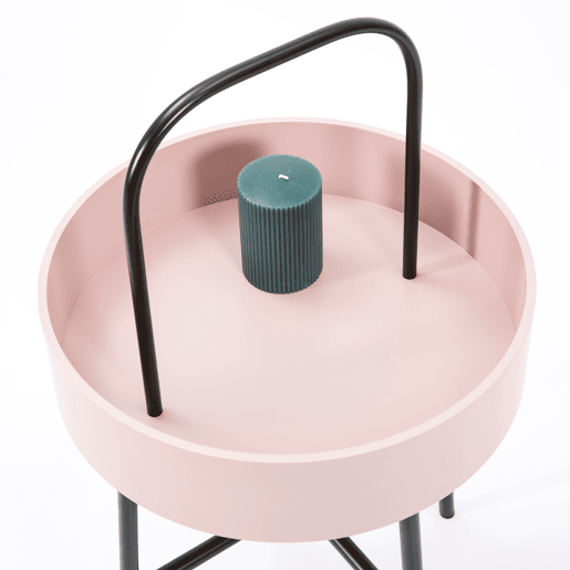 Mesa de apoio redonda Jaipur, tampo em MDF rosa, estrutura metálica, preto mate, 40 cm