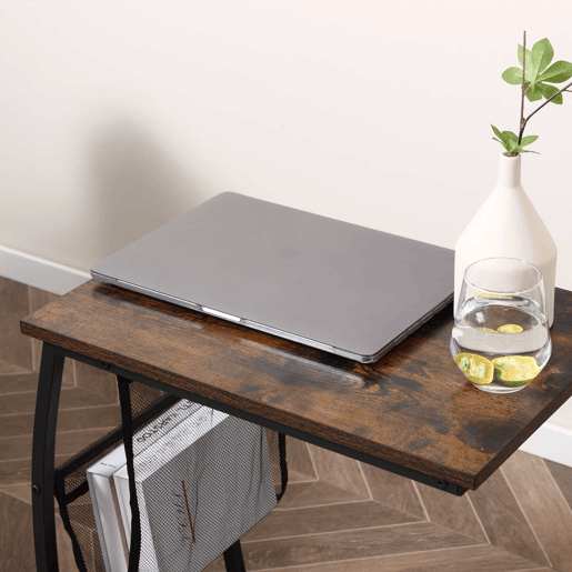 HOMCOM Mesa Auxiliar para Sofá e Cama em Forma de C com Bolso de Armazenamento Mesa Lateral de Estilo Industrial 53x35x64,5cm Marrom Rústico