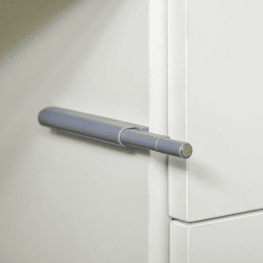 HOMCOM Aparador Auxiliar com 2 Portas 2 Gavetas e Prateleira Ajustável Abertura a Pressão Móvel Organizador de Armazenamento para Dormitório Sala de Estar 79x36x74cm Branco