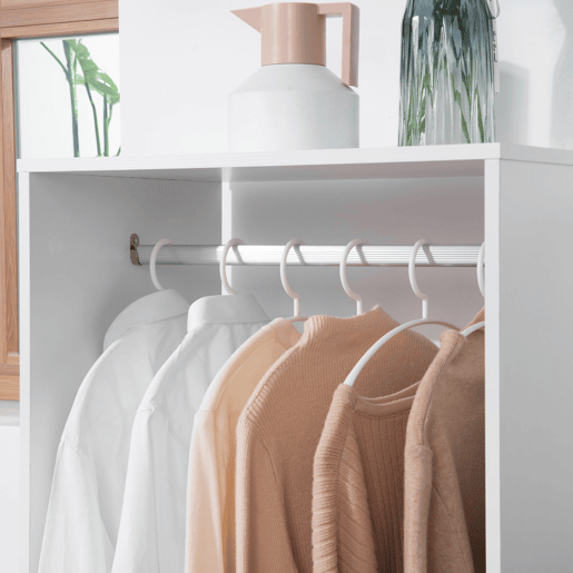 HOMCOM Roupeiro de Madeira Móvel Armário Roupeiro Aberto com Barra para Pendurar e Prateleiras Organizadoras para Dormitório 60x40x128cm Branco