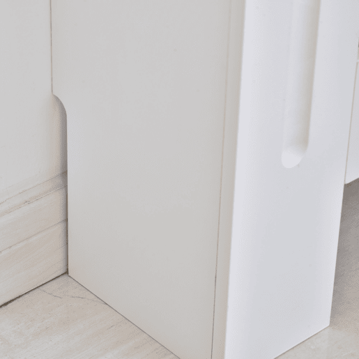 HOMCOM Cobertura Radiador com Desenho Moderno de MDF com Prateleira Superior para Sala de Estar Dormitório Escritório 112x19x81cm Branco