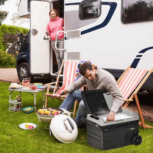 Outsunny Geleira Elétrica de Compressor Portátil 40L Geleira de Carro CC 12V24V até -20? com Ecrã LED Tátil Alça Retrátil e Rodas 71,1x46x44 cm Preto