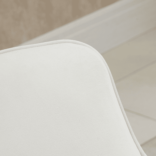 HOMCOM Poltrona de Sala de Estar Estofada em Veludo Poltrona Relax Moderna com Apoio para os Braços Acolchoados Pés de Madeira e Base Cruzada para Dormitório 67x65x74cm Branco Creme
