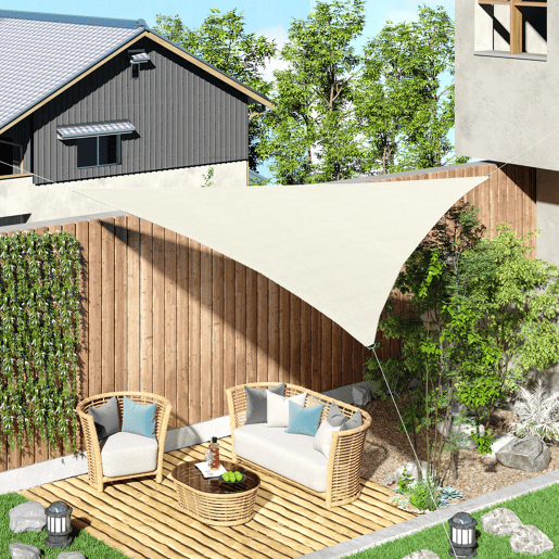 Outsunny Vela de Sombra Triangular 4x4x4 m Toldo Vela de HDPE com Proteção UV Aneis em Forma de D e Cordas para Jardim Pátio Piscina Creme