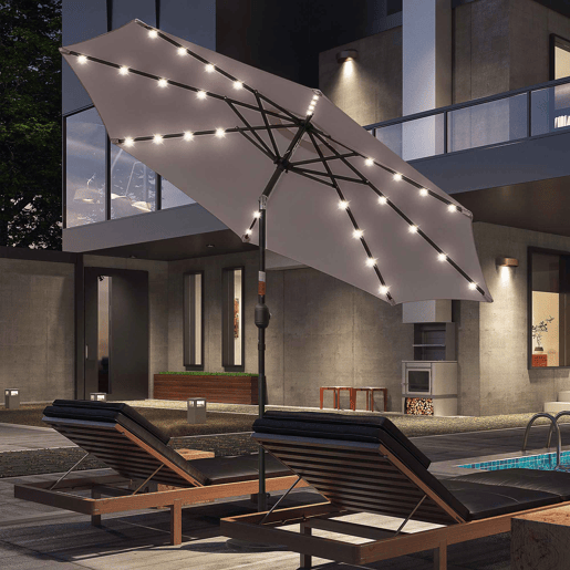 Outsunny Chapéu de Sol para Terraço Exterior, Ø265 cm, Guarda-sol de Jardim com 32 Luzes LED Solares, Poste de Aço e Manivela Inclinável, para Pátio, Terraço, Cinzento