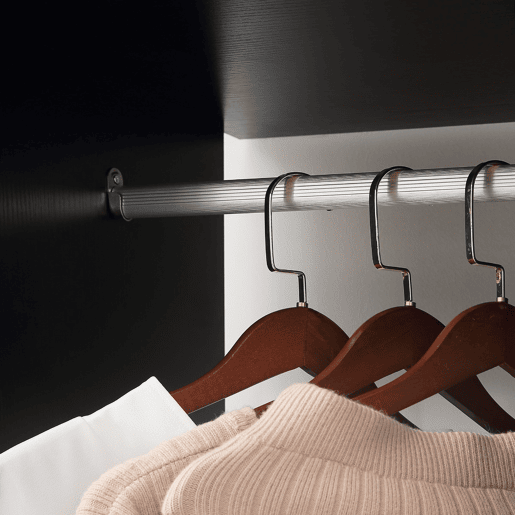 HOMCOM Roupeiro de Madeira Móvel Armário Roupeiro Aberto com 2 Barras para Pendurar e 3 Prateleiras Organizadoras para Dormitório 120x40x128cm Preto