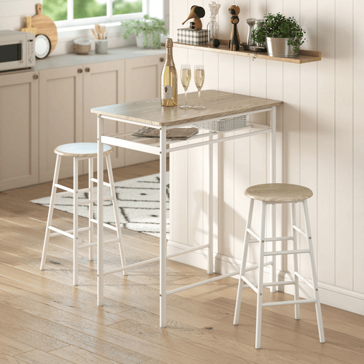 HOMCOM Conjunto de Móvel Bar Conjunto de Mesa Alta e 2 Bancos com Prateleira de Armazenamento e Estrutura de Metal para Cozinha Sala de Jantar 80x50x90cm Branco e Madeira