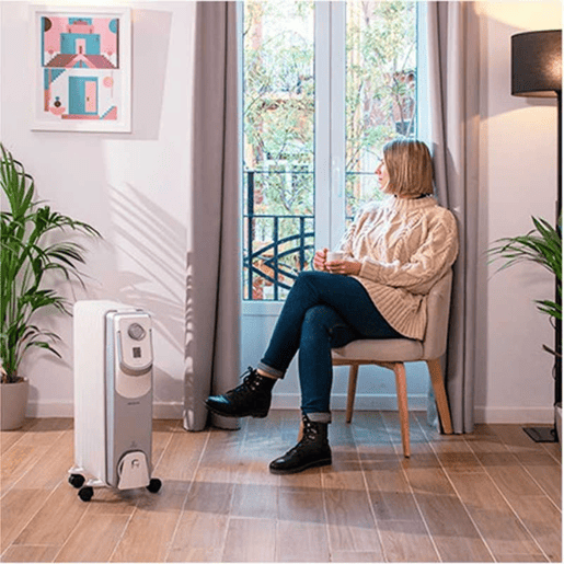 Cecotec Radiador a óleo de 9 módulos de 2000 W e tecnologia 360º com 3 níveis de potência, 22 m² de cobertura, recolhe-cabos, controlo simples, alça, rodas e duplo sistema de segurança.
