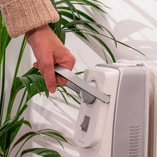 Cecotec Radiador a óleo de 9 módulos de 2000 W e tecnologia 360º com 3 níveis de potência, 22 m² de cobertura, recolhe-cabos, controlo simples, alça, rodas e duplo sistema de segurança.