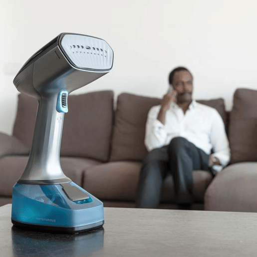 Cecotec Escova de engomar com uma potência de 1700 W, vapor contínuo de 35 gmin, cabo extra comprido de 3 metros. Sistema de segurança Auto Shut-Off e acessório de escova incluído. Pronta para engomar em 20 segundos.