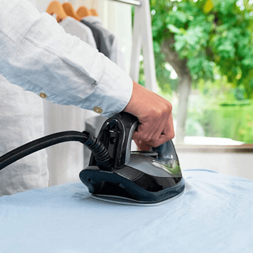 Cecotec Ferro de engomar com caldeira de 2400 W. Jato de vapor de 480 gmin e 145 gmin. 6 bares. Base TurboSlide. Filtro anti calcário Pro Clean. Segurança contra aquecimento excessivo.