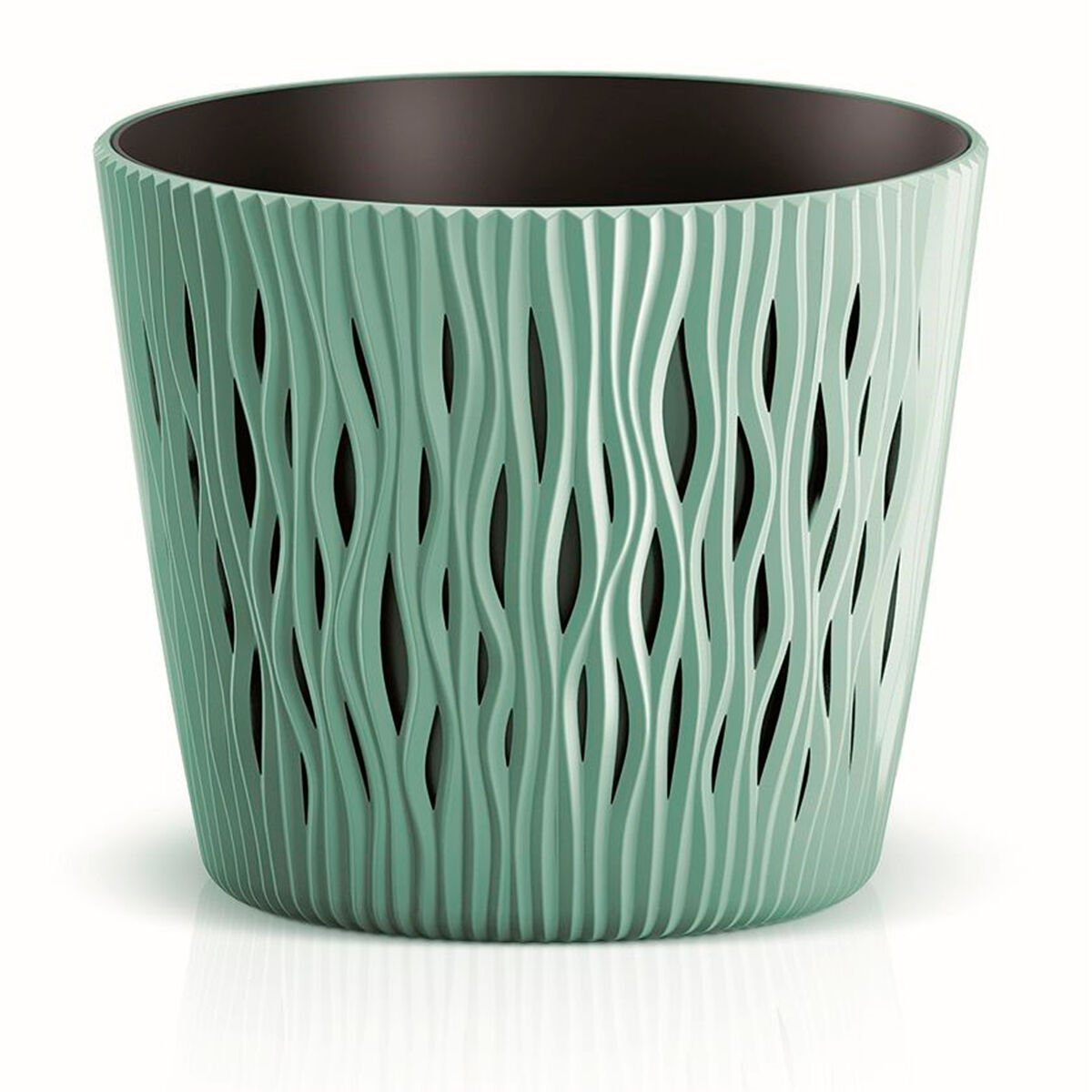 Maceta redonda de plastico sandy round en color salvia 15,8 (largo) x 15,8 (ancho) x 13,8 (alto) cm