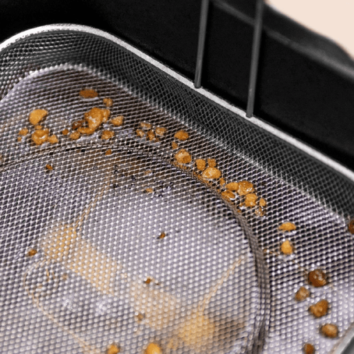 Cecotec Fritadeira elétrica de 1,5 litros de aço inoxidável com filtro OilClean que mantém o óleo limpo, tigela extraível, 900 W de potência, tampa com janela para visualizar o processo e filtro anti cheiros.