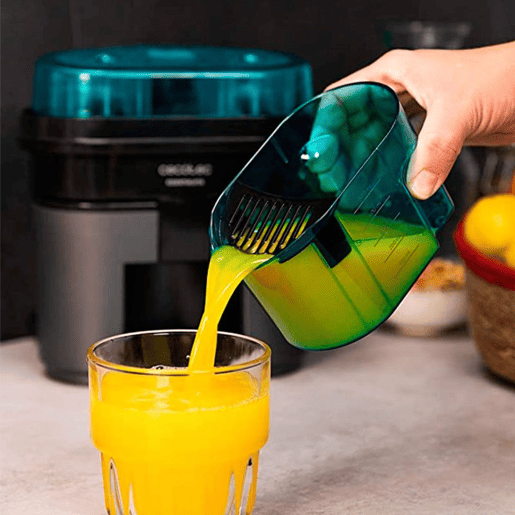 Cecotec Espremedor elétrico de 90 W, com cabeça dupla e cortador integrado para espremer e cortar duas metades de laranja de uma vez.
