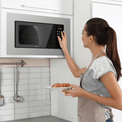 Cecotec Micro-ondas encastre digital de 20 litros de capacidade com grill, 700 W de potência e 9 funções pré-configuradas.