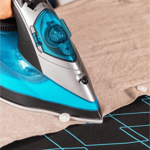 Cecotec Ferro de engomar a vapor Fast&Furious 5020 Force de 2600 W de potência, vapor continuo de 60 gmin, 210 gmin de jato de vapor e sistema de segurança com desligar automático.