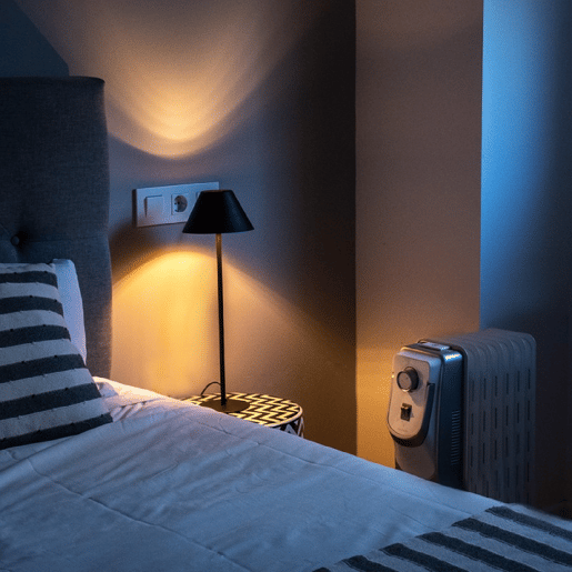 Cecotec Radiador a óleo de 7 módulos de 1500 W e tecnologia 360º com 3 níveis de potência, 18 m² de cobertura, recolhe-cabos, controlo simples, alça, rodas e duplo sistema de segurança.
