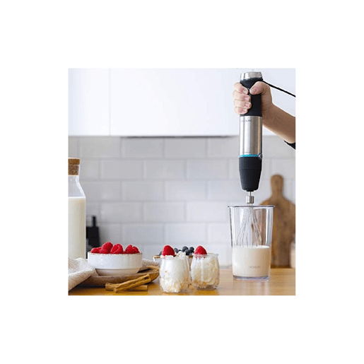 Cecotec Varinha mágica de 1200 W, tecnologia CrossBlades com lâminas de 4 folhas, revestimento de titânio preto, pé XL extra comprido, proteção anti salpicos e seletor de velocidade com função Turbo. Inclui copo de 800 ml com tampa e batedor de claras.