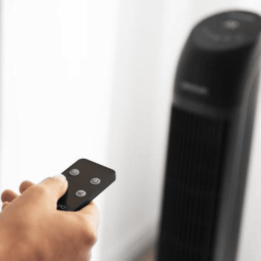 Cecotec Coluna de ar de 45 W e 33u2019u2019 com comando à distância e ecrã LED.