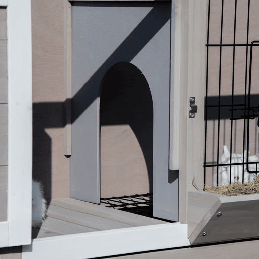 PawHut Coelheira de Madeira Exterior Gaiola Elevada para Coelhos Cobaias Animais Pequenos com Teto Asfáltico Abatível Comedouro Bandejas Removíveis e 2 Portas 91x46x71cm Cinza