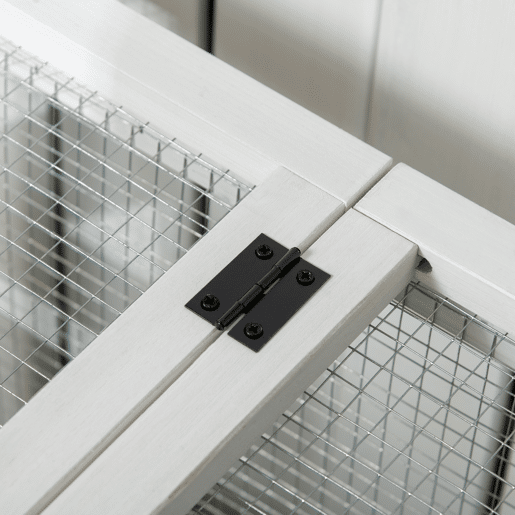 PawHut Coelheira de Madeira com Rodas 108x58x73,5cm Gaiola para 1-2 Coelhos com Teto Abatível Cerca Metálica Bandeja Amovível Portas com Trava e Rampa Marrom Café e Branco