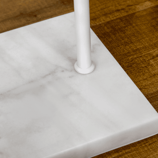HOMCOM Cabide de Pé Elegante Cabide de Pé para Abrigos com 2 Ganchos Redondos Suspensos e Base de Mármore para Dormitório Corredor Entrada 35x25x170cm Branco