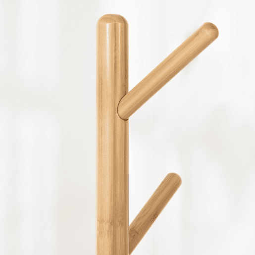 HOMCOM Cabide de Pé de Bambu 2 em 1 Cabide de Pé com 2 Prateleiras 5 Ganchos para Roupas Bolsas e Estrutura de Alumínio para Entrada Dormitório 39x5x39,5x71cm Madeira e Branco