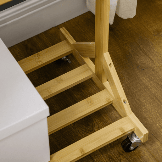 HOMCOM Suporte para Cabides de Bambu com Rodas Porta Cabides Multifuncional com 6 Ganchos Barra e Prateleira para Corredor Entrada Dormitório 100x37x191 cm Madeira