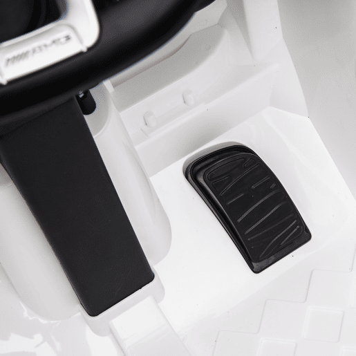 HOMCOM Carro Elétrico Mercedes AMG 12V para Crianças acima de 3 Anos com Controle Remoto Música Luzes Abertura da Porta 115x70x55cm Branco HOMCOM Carro Elétrico Mercedes AMG 12V para Crianças acima de 3 Anos com Controle Remoto Música Luzes Abertura da Porta 115x70x55cm Branco