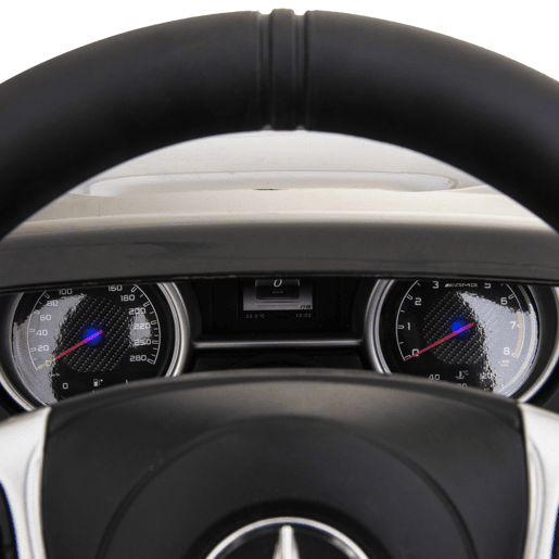 HOMCOM Carro Elétrico Mercedes AMG 12V para Crianças acima de 3 Anos com Controle Remoto Música Luzes Abertura da Porta 115x70x55cm Branco HOMCOM Carro Elétrico Mercedes AMG 12V para Crianças acima de 3 Anos com Controle Remoto Música Luzes Abertura da Porta 115x70x55cm Branco