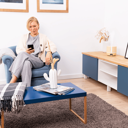 Cecotec Difusor de aroma com depósito de 500 ml e ecrã, altifalante e controlo por bluetooth.