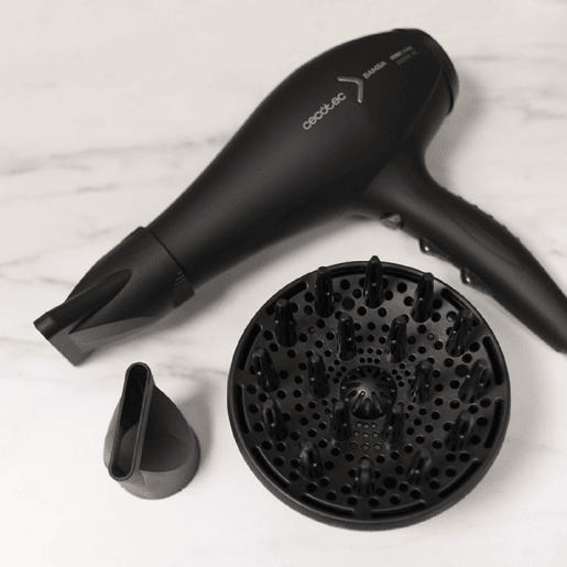 Cecotec Secador de cabelo AC de 2600 W de potência, com função ionizadora e grande caudal. Cecotec Secador de cabelo AC de 2600 W de potência, com função ionizadora e grande caudal.