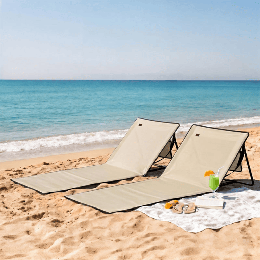 Outsunny Conjunto de 2 Esteiras de Praia Dobráveis com Encosto Reclinável, Almofadadas, em Tecido Oxford PVC 600D e Alça de Transporte para Jardim 142x51x40 cm Bege