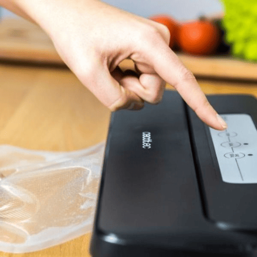 Cecotec Embaladora de alimentos a vácuo com mais de 0,9 bares e 4 modos de funcionamento, apta para sacos universais.