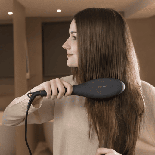 Cecotec Escova alisadora com revestimento de Queratina e óleo de Argão e ião real.