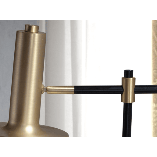 ANGEL CERDA Candeeiro de pé em alumínio dourado e aço preto ANGEL CERDA Candeeiro de pé em alumínio dourado e aço preto