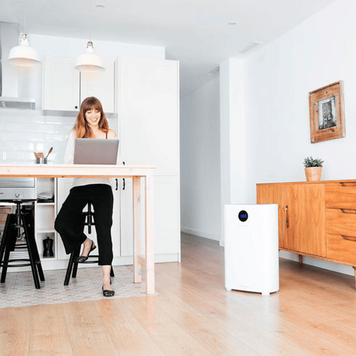 Cecotec Purificador de ar com 400 CADR, 130 m³ de cobertura, ecrã LED e controlo por Wi-Fi.