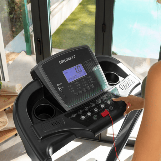 Cecotec Passadeira de correr dobrável com 1500 W de potência, velocidade máxima de 16 kmh, inclinação motorizada, entrada USB, função mp3 e altifalantes incorporados.