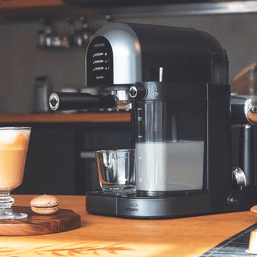 Máquina de Café Expresso Cecotec Cumbia Power Instant-ccino 20 Chic 1,7 L 20 bar 1470W Preto