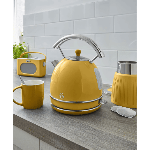 SWAN SK14630YELNEU Retro Chaleira Eléctrica 1,8 L, Jarro Elétrico, Aço Inoxidável sem BPA, Vintage, Sem Fios, 3000, Amarelo