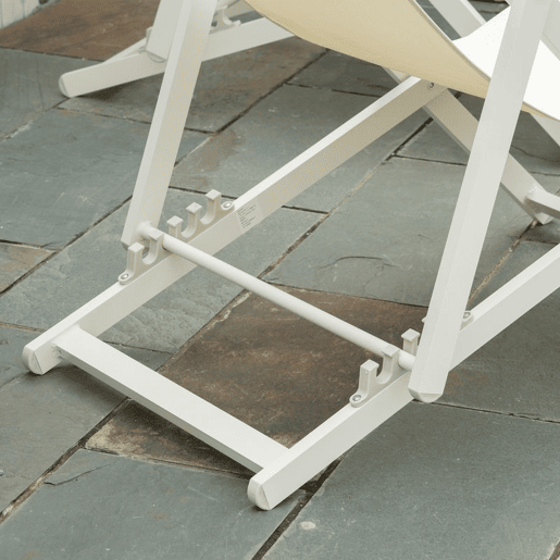 Outsunny Conjunto de 2 Espreguiçadeiras Dobráveis de Alumínio para Jardim com Encosto Ajustável em 5 Posições e Apoio de Cabeça para Terraço Pátio Exterior 60x100x85 cm Branco