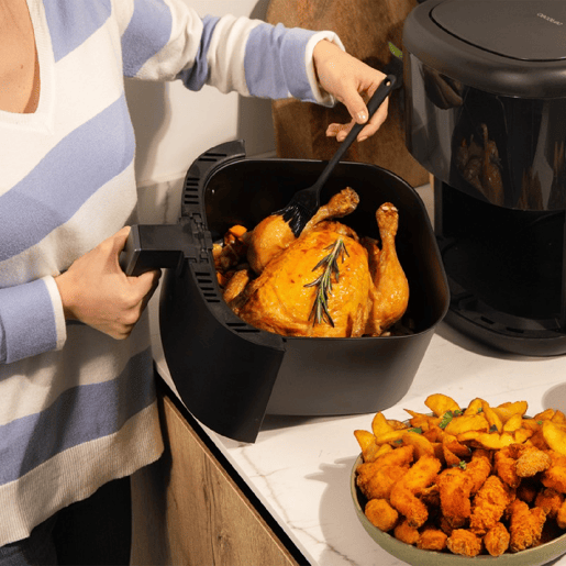 Cecotec Fritadeira digital e compacta sem óleo de 6 L de capacidade, com tecnologia PerfectCook e pack de acessórios.