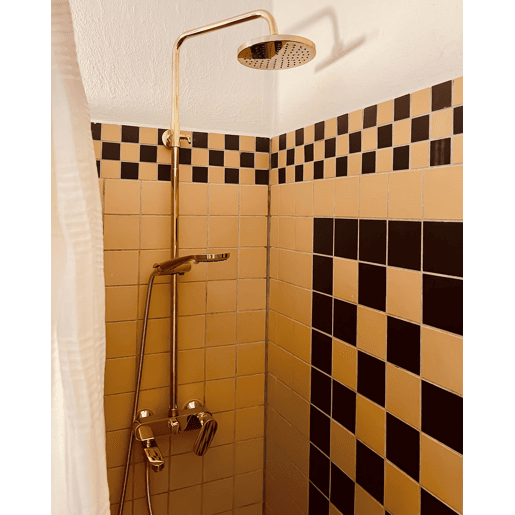 Conjunto de duche com misturadora e chuveiro com efeito chuva GURARA Dourado