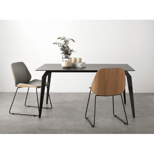 Cadeira de madeira estofada com pernas de metal preto, pacote com 2 unidades
