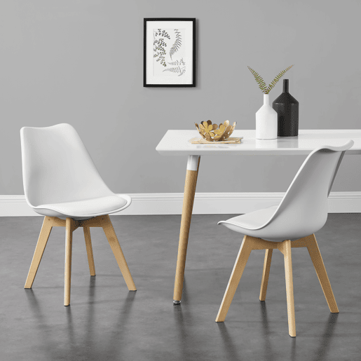 Conjunto de 2 cadeiras de jantar Fläten Pele sintética e pernas de faia 82x49x54cm Branco en.casa