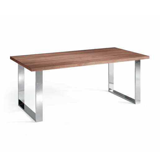 Mesa de jantar com tampo fixo em madeira folheada a nogueira e pés em aço inoxidável cromado.